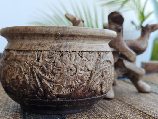 Mahogany pot with a stand